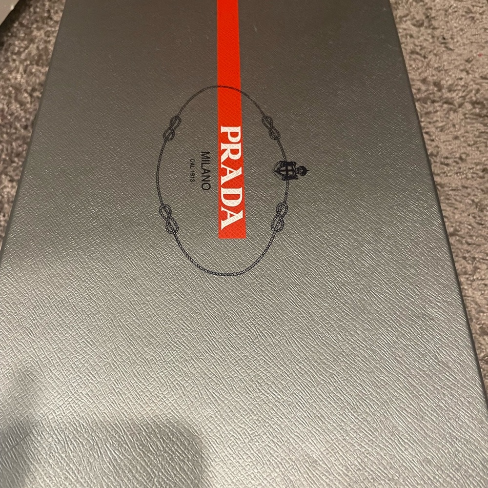 Prada heels - Picture 4 of 4